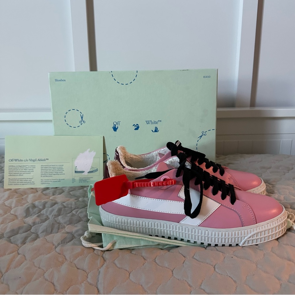 Off-White Sneakers